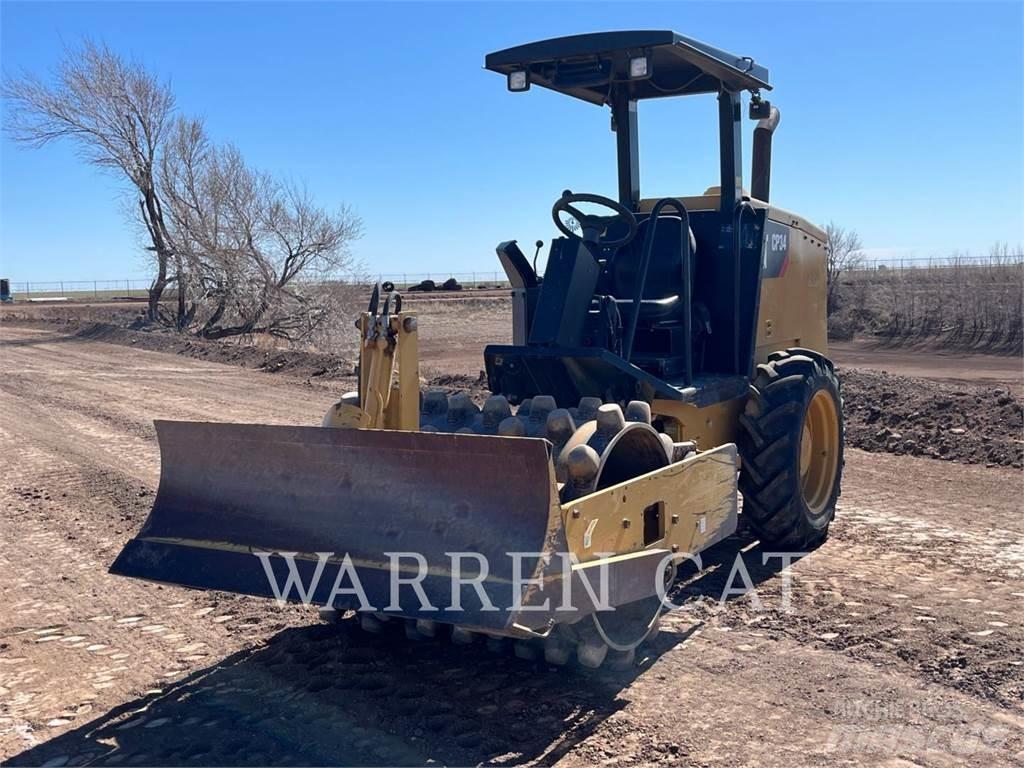CAT CP34 Asfaltafwerkmachines