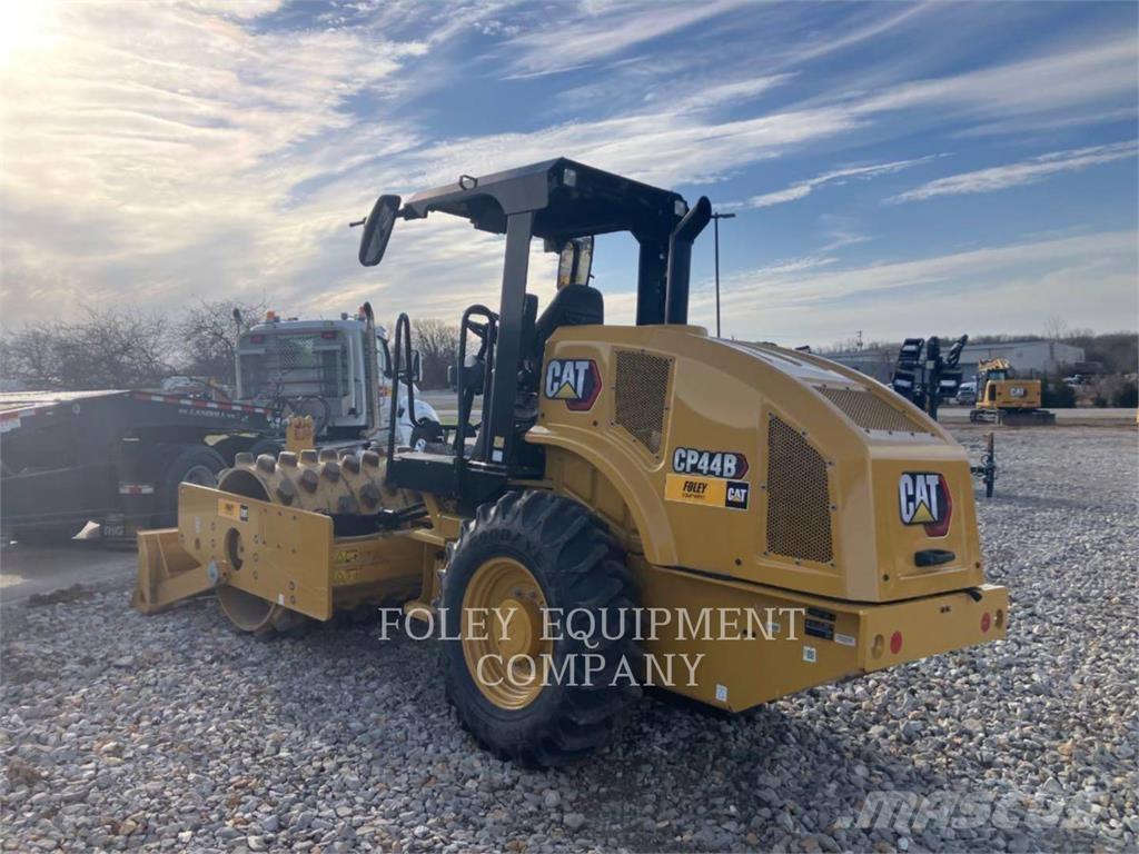 CAT CP44B Grondverdichtingsmachines