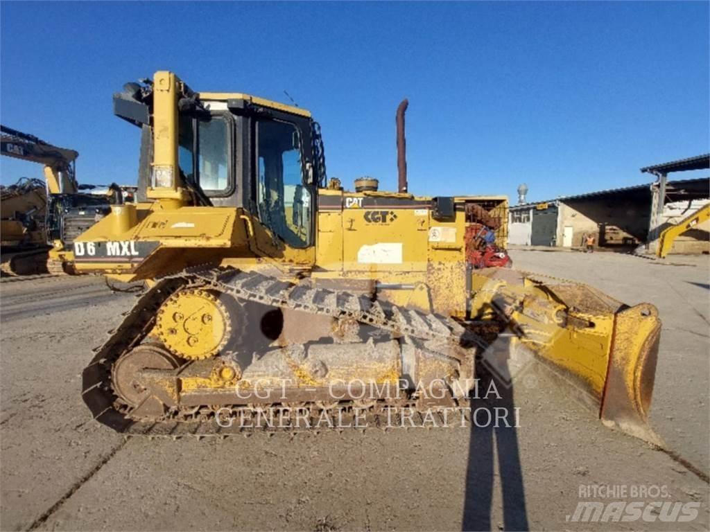 CAT D6M Rupsdozers