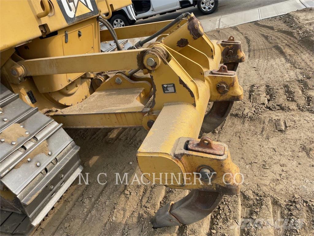 CAT D6N Rupsdozers