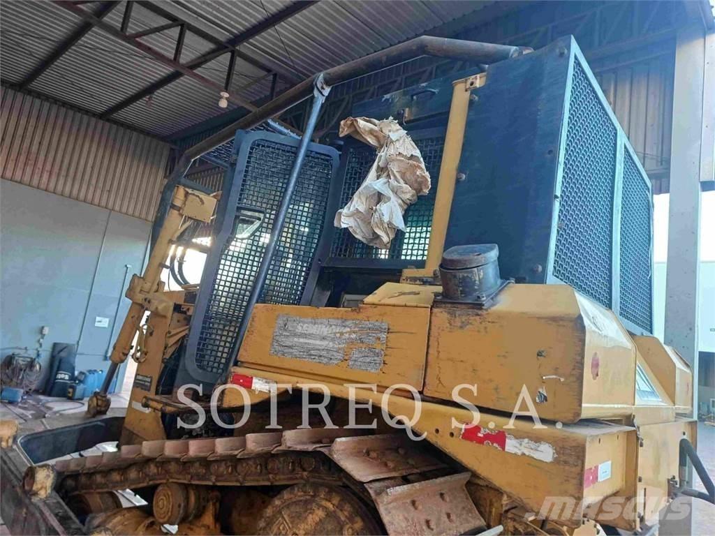 CAT D6T Rupsdozers