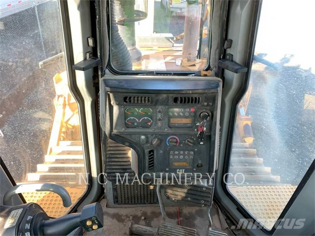 CAT D6T Rupsdozers