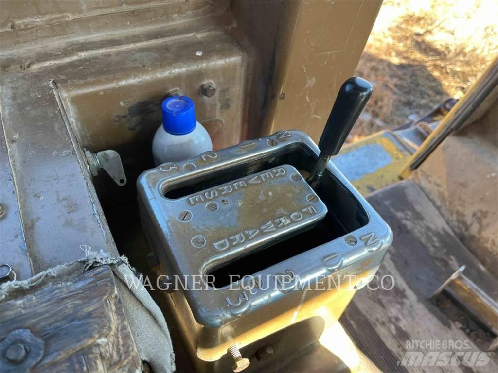 CAT D7G Rupsdozers