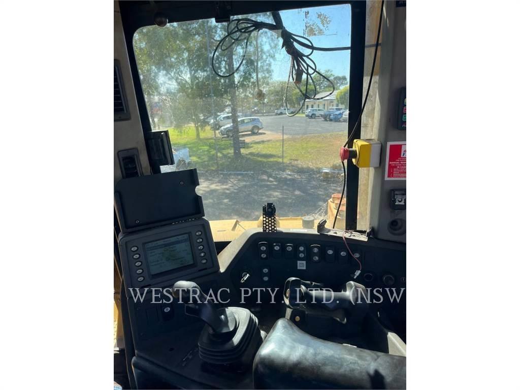 CAT D8T Rupsdozers