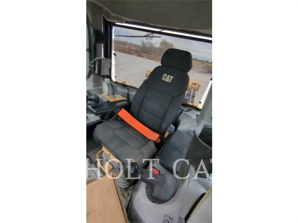 CAT D9 Rupsdozers