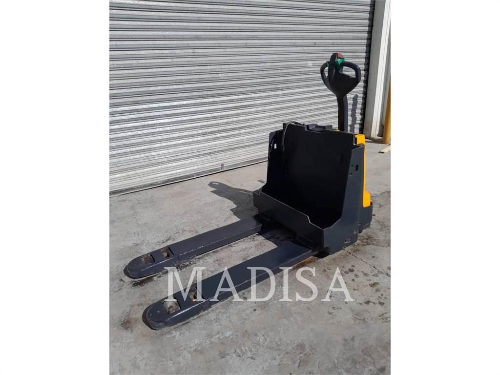 CAT LIFT TRUCKS EJE120E Golfkarretjes / golf carts