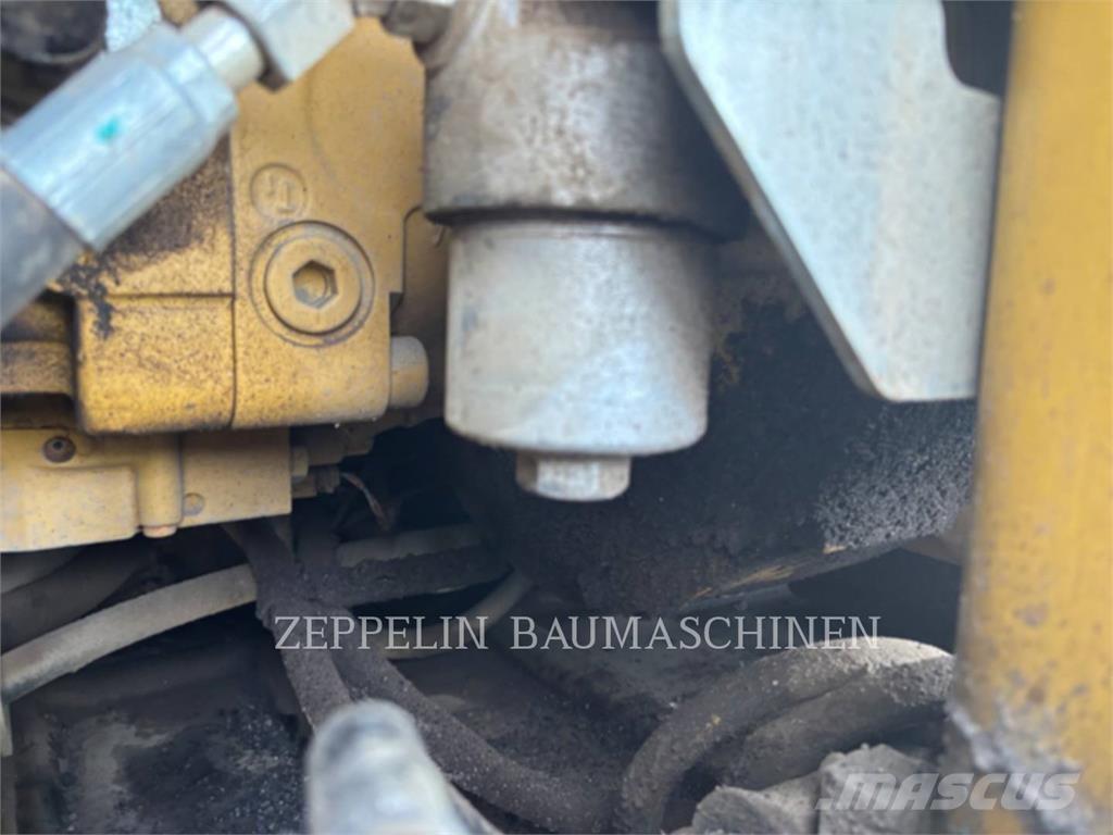 CAT M317F Wielgraafmachines