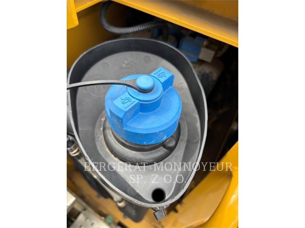 CAT M318 Wielgraafmachines