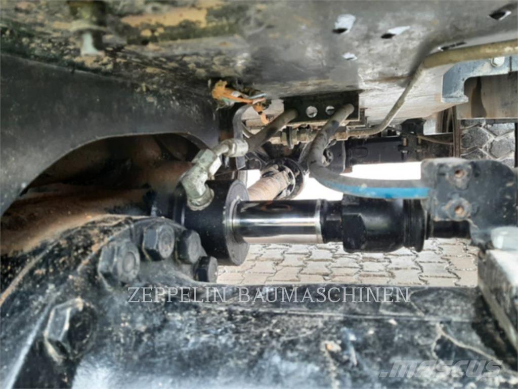 CAT M318-07A Wielgraafmachines