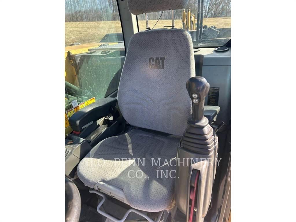 CAT M322F Wielgraafmachines