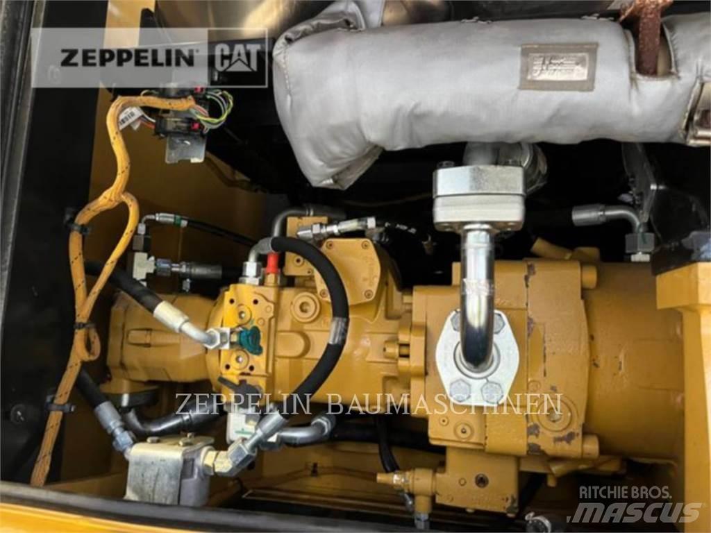 CAT MH3022 Sloopgraafmachines