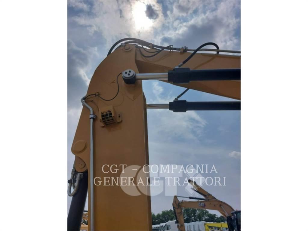 CAT MH3024 Wielgraafmachines