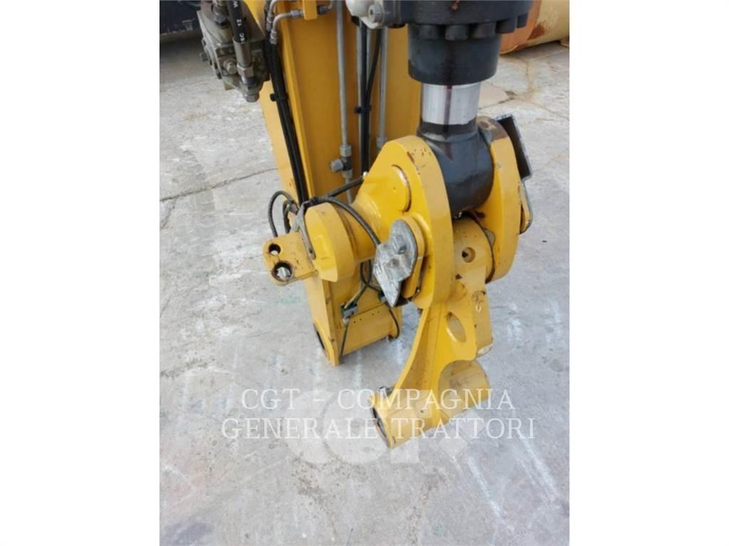 CAT MH3024 Wielgraafmachines
