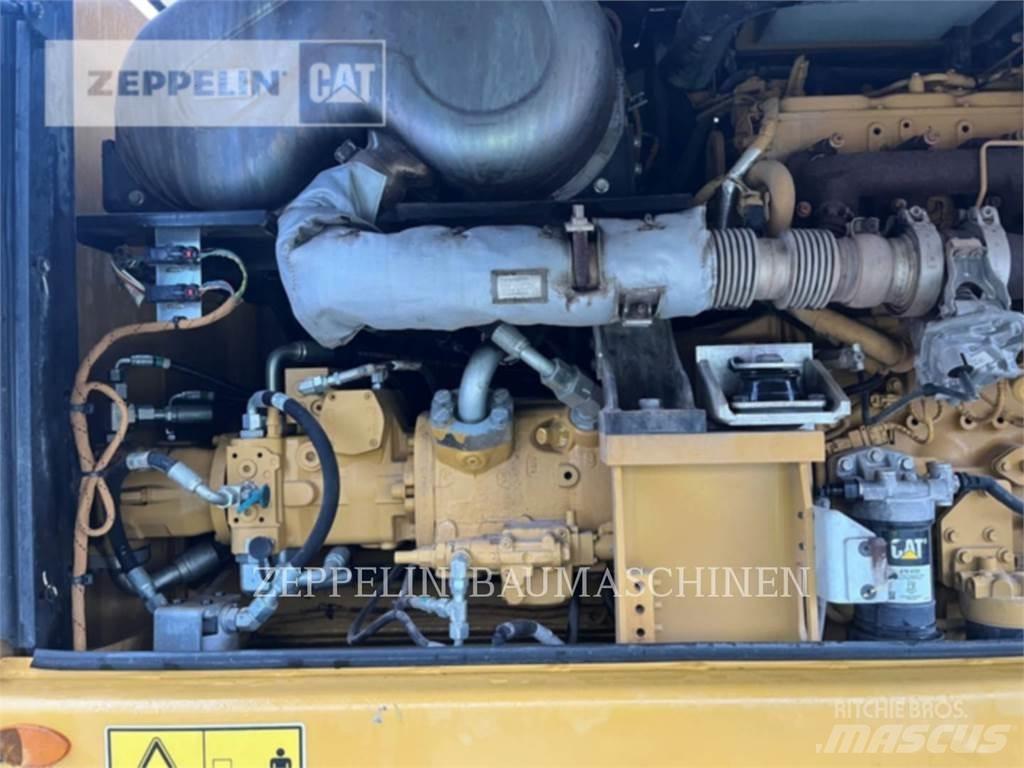 CAT MH3024 Sloopgraafmachines