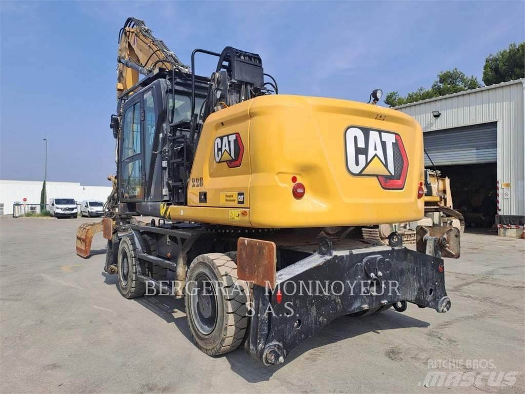 CAT MH3024 Wielgraafmachines
