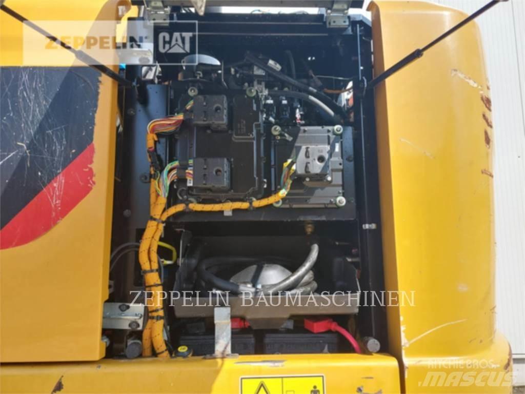 CAT MH3024-06C Sloopgraafmachines
