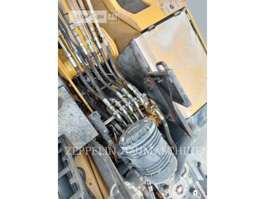 CAT MH3024-06C Sloopgraafmachines
