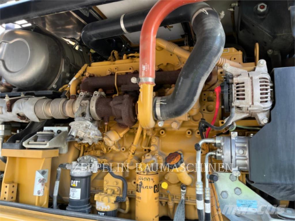 CAT MH3024-06C Sloopgraafmachines