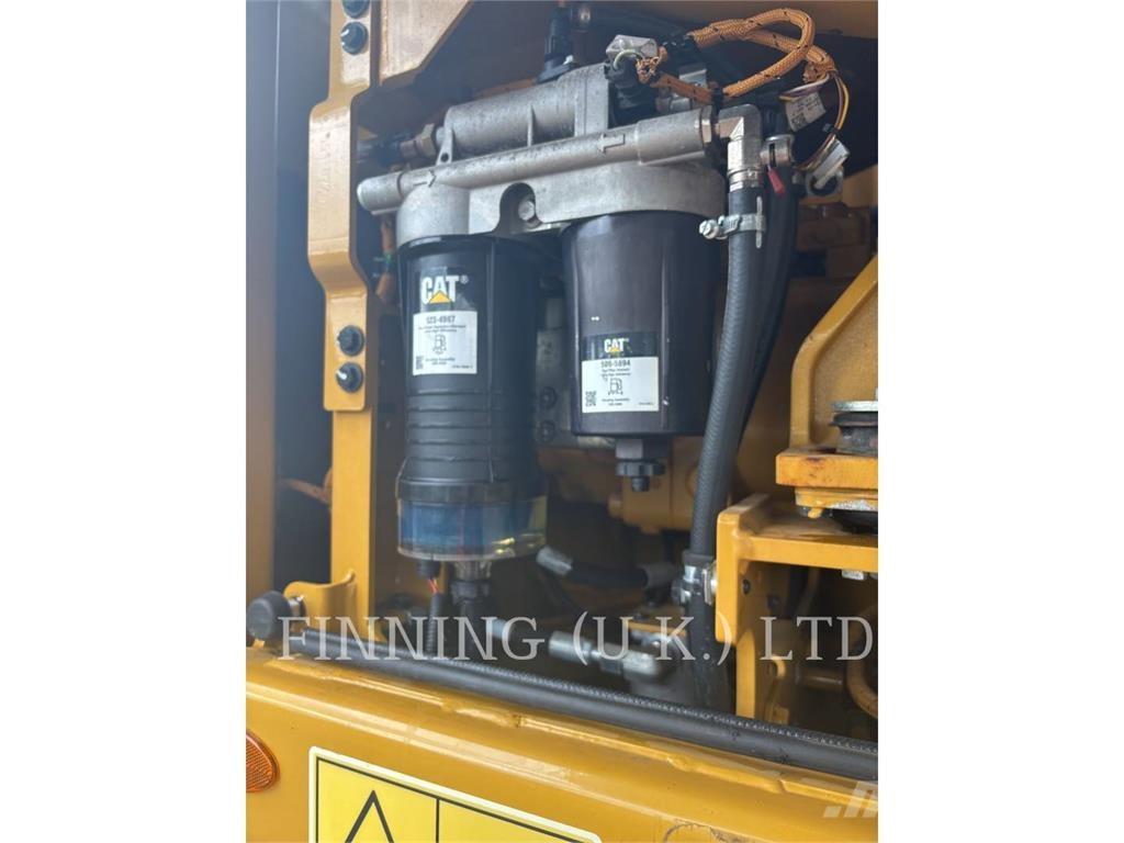 CAT MH3024 07W Wielgraafmachines