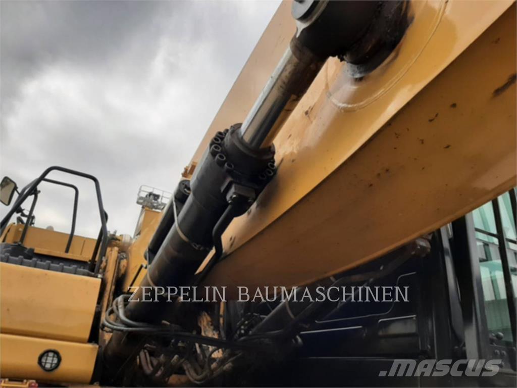 CAT MH3040-07A Sloopgraafmachines