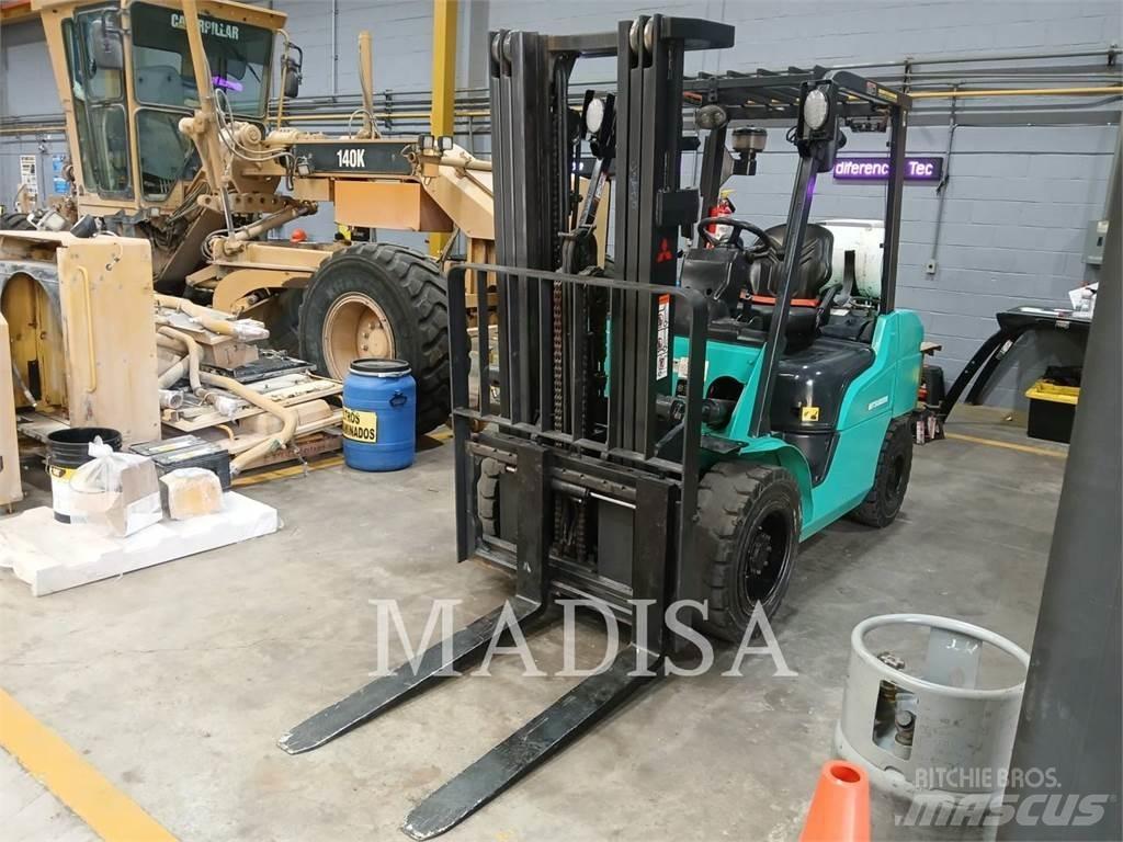 CAT MITSUBISHI FG30N-LP Heftrucks overige