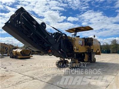 CAT PM822 Asfaltfrezen