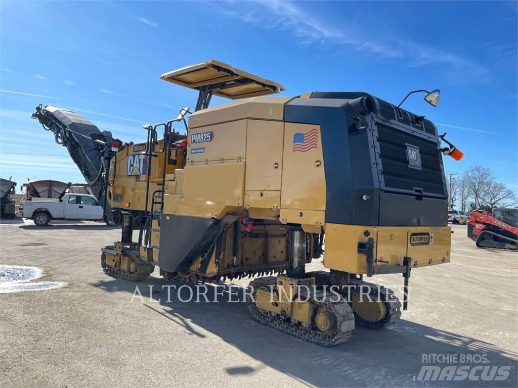 CAT PM825 Asfaltfrezen