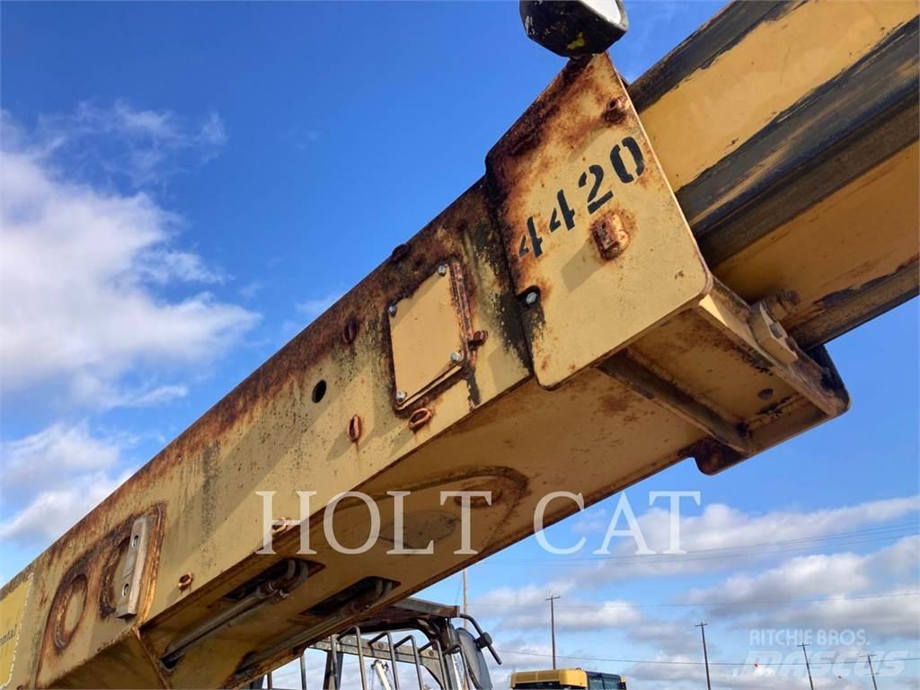 CAT TH63 Verreikers