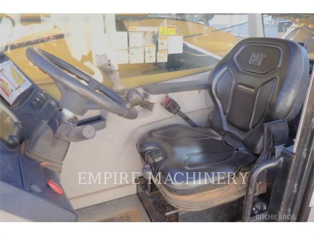 CAT TL1055D Verreikers