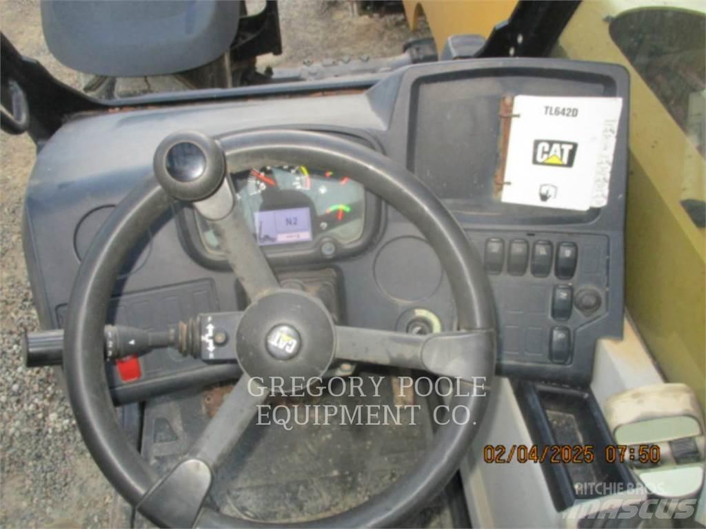 CAT TL642D Verreikers