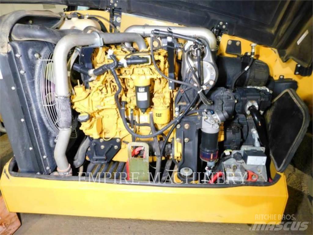 CAT TL642D Verreikers