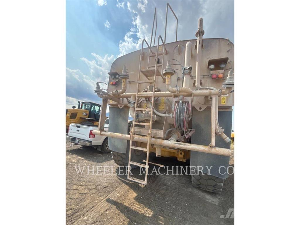 CAT WT 740 GC Tankwagen