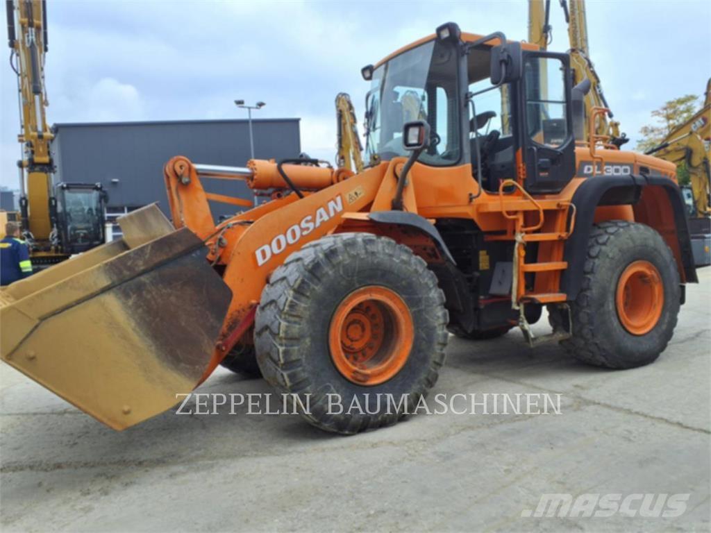 Doosan DL300 Wielladers