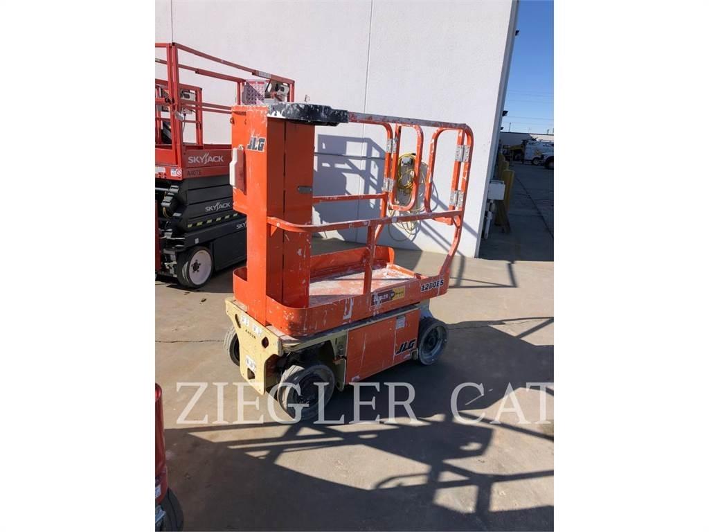 JLG 1230ES Schaarhoogwerkers