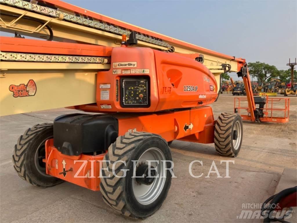 JLG 1250AJP Knikarmhoogwerkers