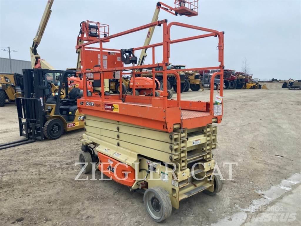 JLG 3246ES Schaarhoogwerkers
