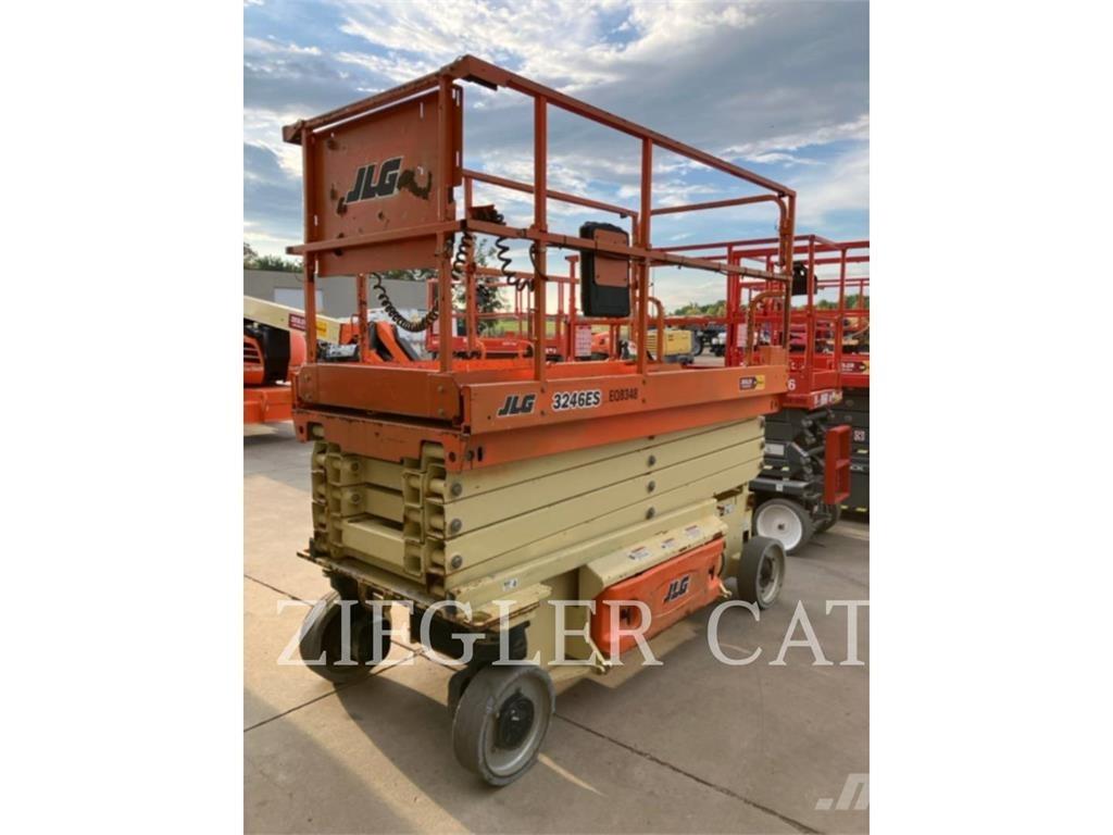 JLG 3246ES Schaarhoogwerkers