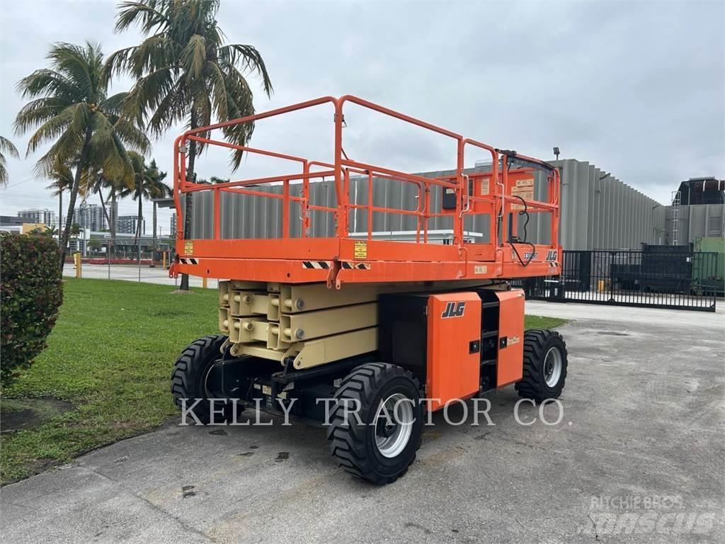 JLG 330LTR Schaarhoogwerkers