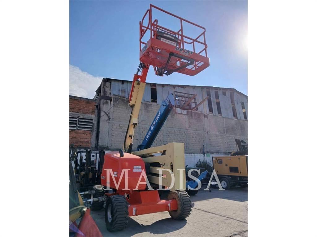 JLG 450AJ 4WD Knikarmhoogwerkers