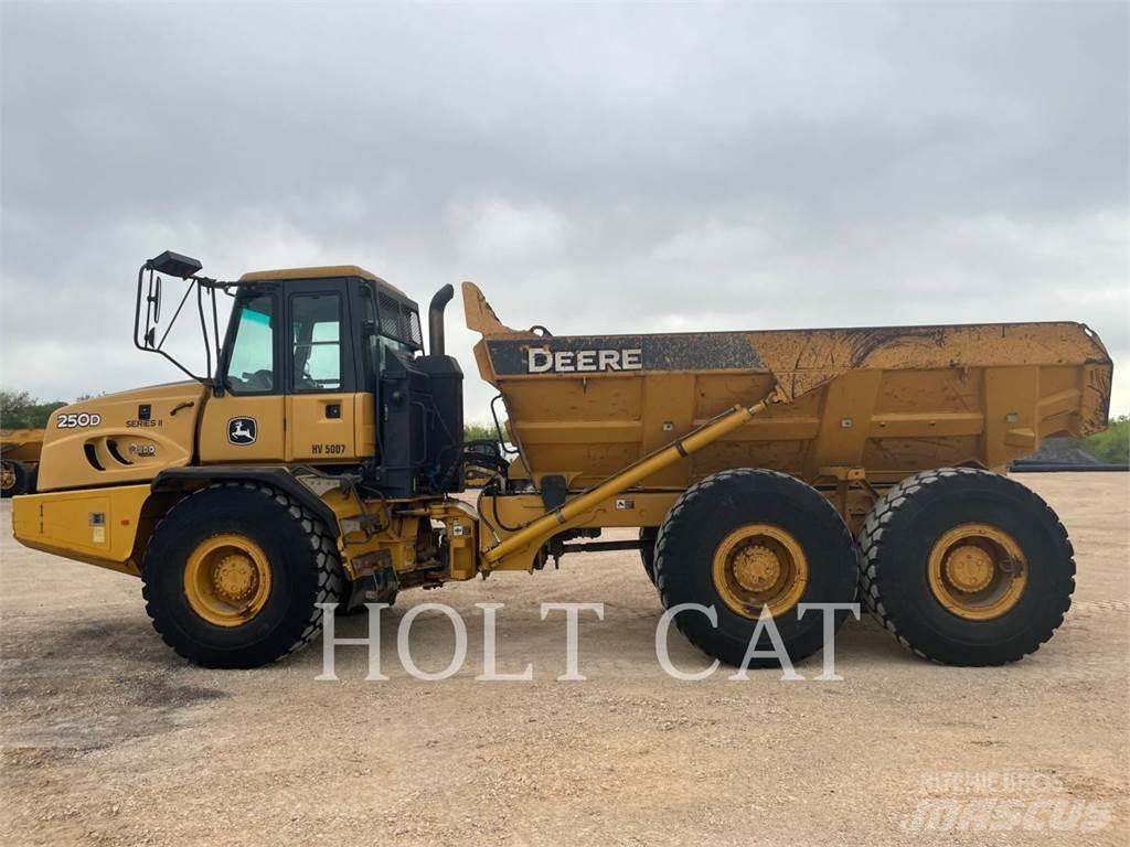 John Deere 250D Knik dumptrucks