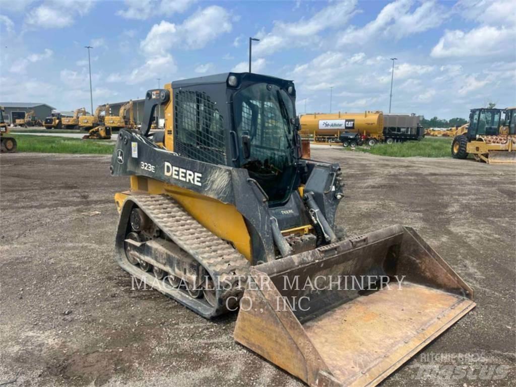 John Deere 323E Rupsladers