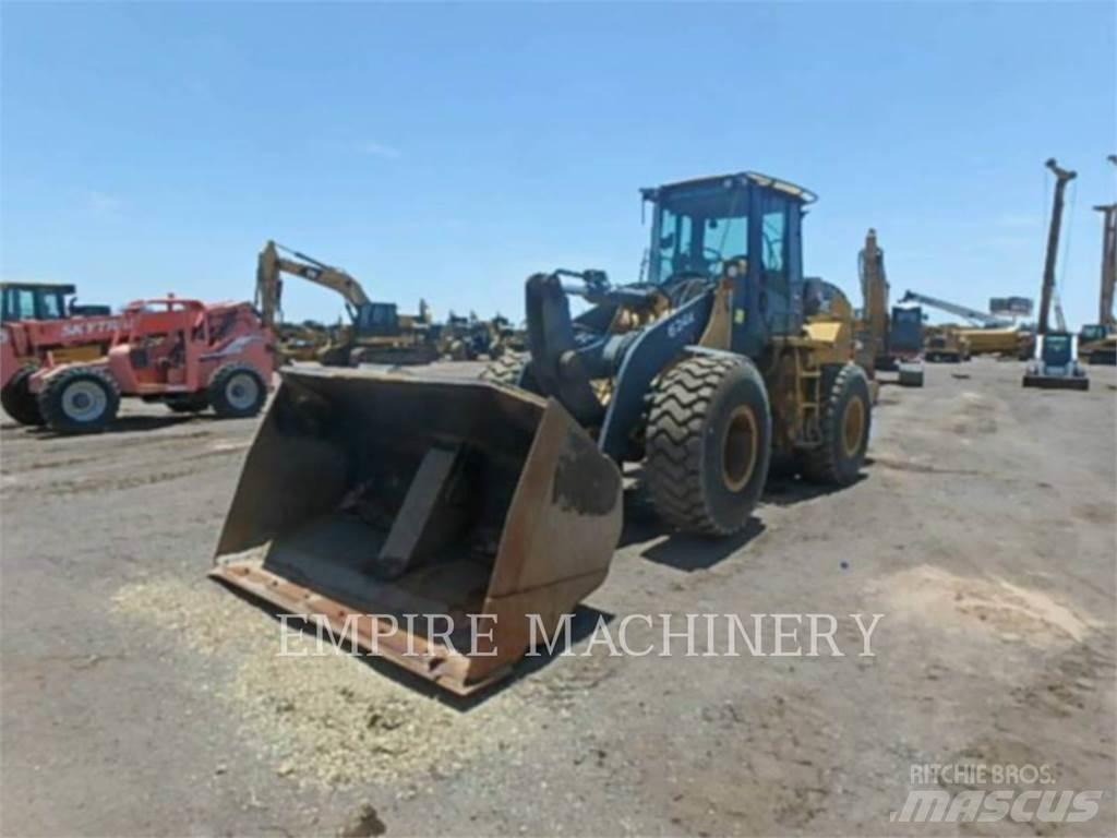 John Deere 624K Wielladers