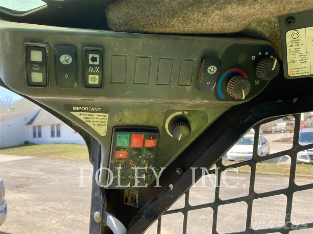 John Deere & CO. 330G Schrankladers