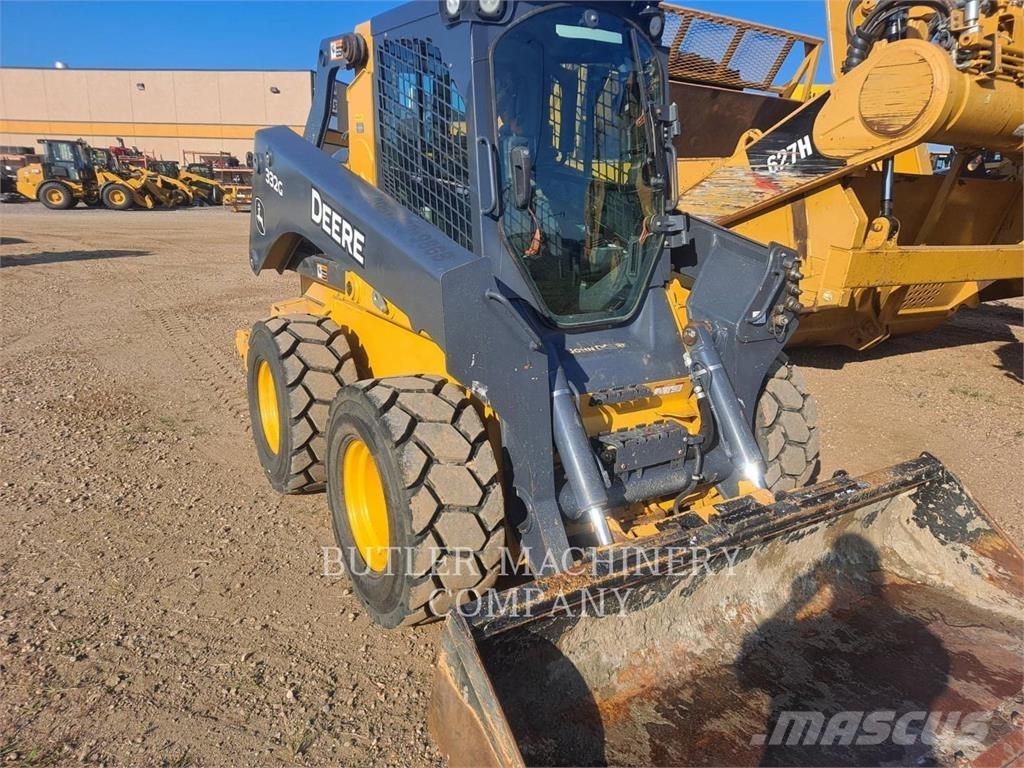 John Deere & CO. 332G Schrankladers