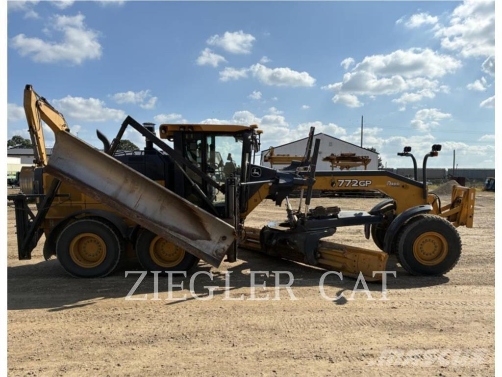 John Deere & CO. 772GP Graders