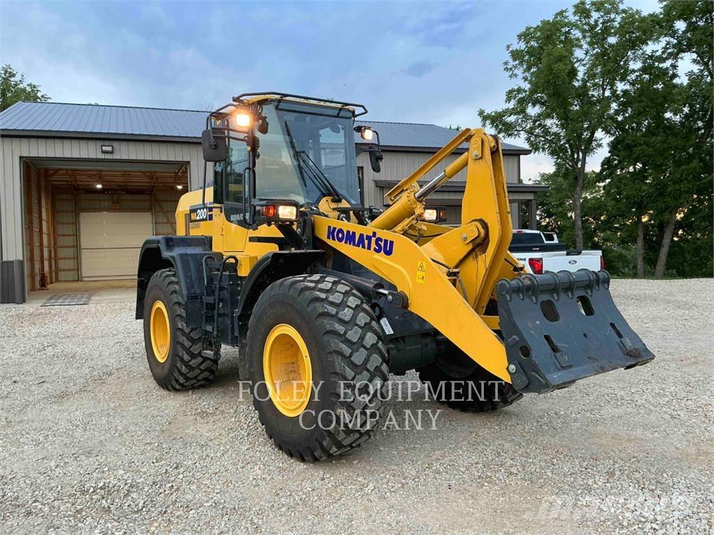 Komatsu WA200-8 Wielladers