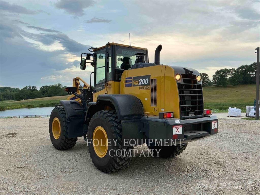 Komatsu WA200-8 Wielladers