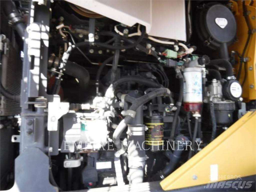 Komatsu WA270-8 Wielladers