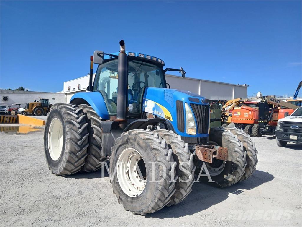 New Holland T8030 Tractoren
