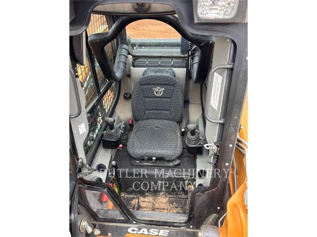 New Holland TV370B Rupsladers
